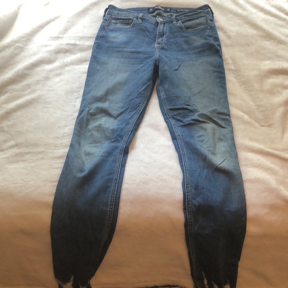 Hollister Skinny Jeans - Picture 2 of 5
